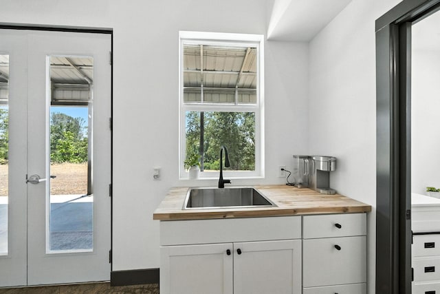 23795 Deer Canyon Rd, Millville, CA 96062 - bar with a sink and french doors