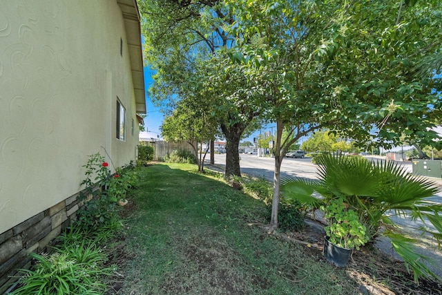 1635 Pleasant St, Redding, CA 96001 - view of yard