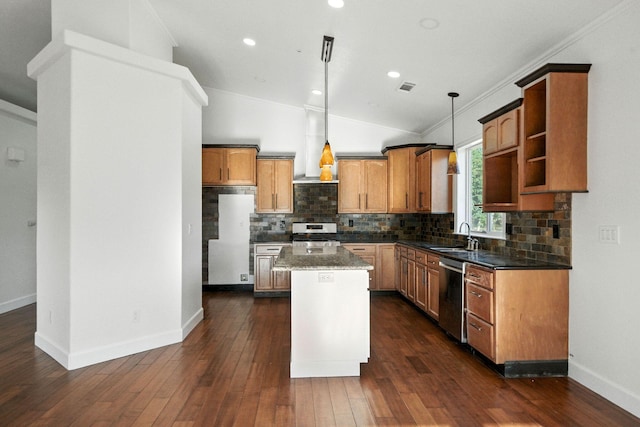 18435 Danielle Way, Cottonwood, CA 96022 - kitchen featuring appliances with stainless steel finishes, crown molding, a kitchen island, tasteful backsplash, and vaulted ceiling