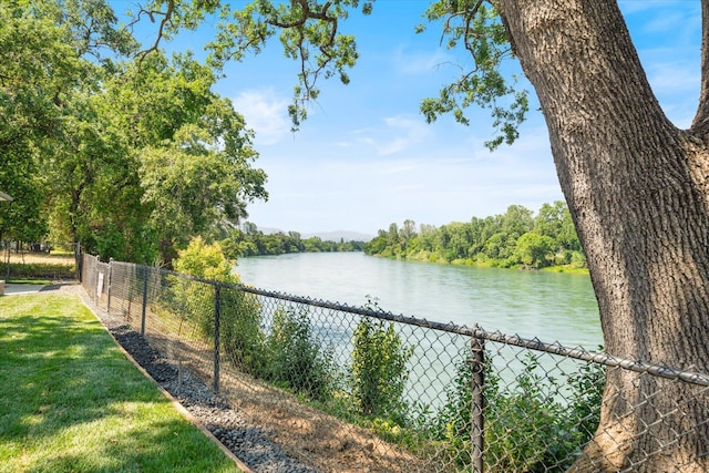 2949 Felstet Ln, Redding, CA 96001 - water view