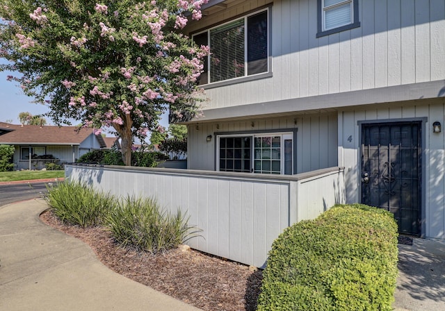 200 Ridgetop Dr Apt 4, Redding, CA 96003 - photo 2