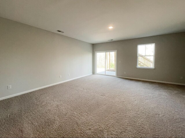 empty room featuring carpet