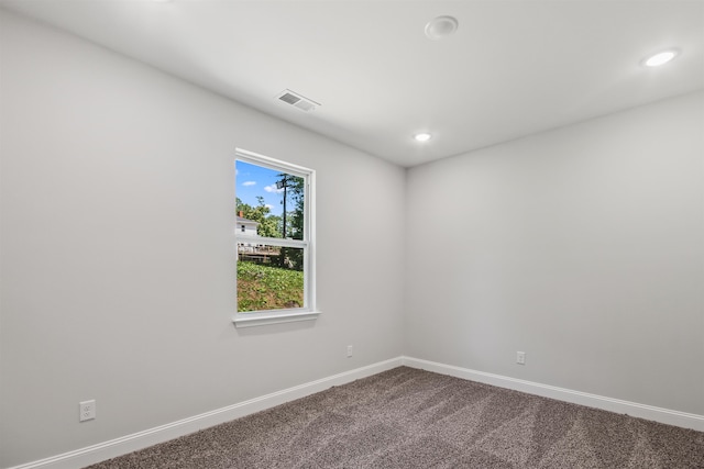 view of carpeted spare room