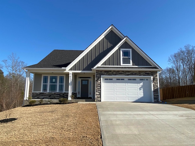 craftsman house featuring a garage