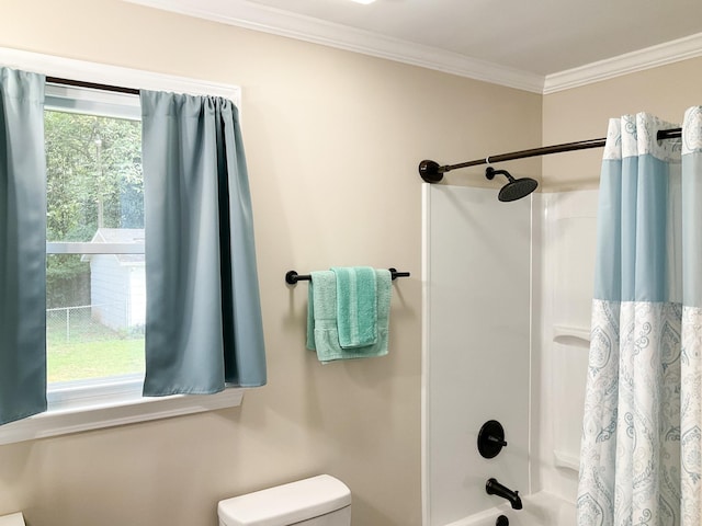 full bathroom featuring toilet, shower / bath combination with curtain, and crown molding