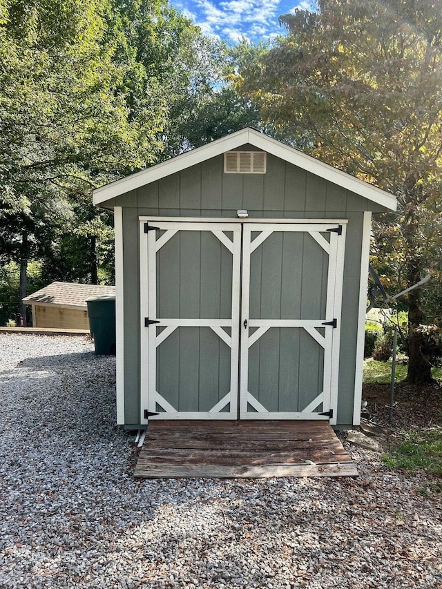 view of outbuilding