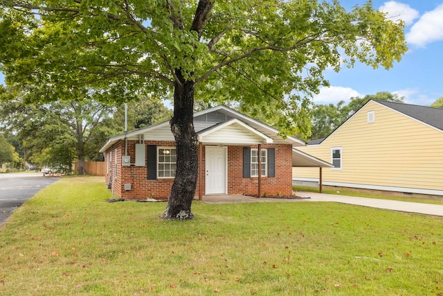 view of front of house with a front yard