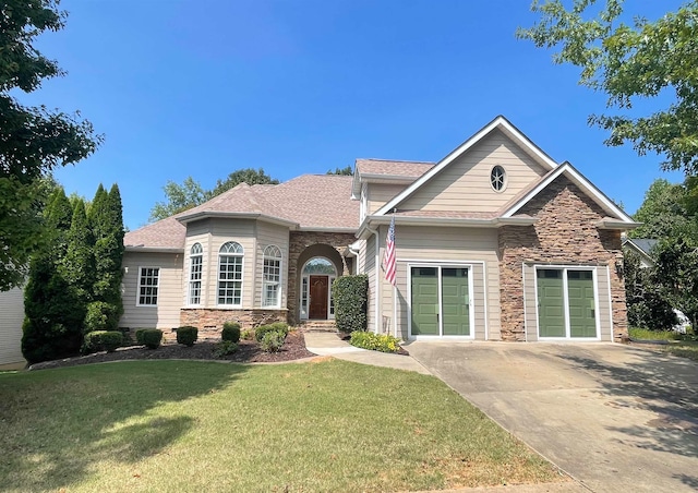 view of front of house with a front yard