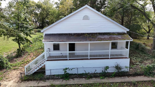 view of front of house with covered porch