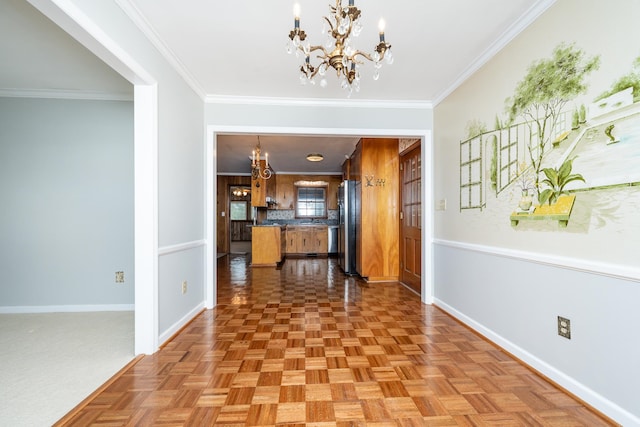 corridor featuring a notable chandelier, ornamental molding, and light parquet floors