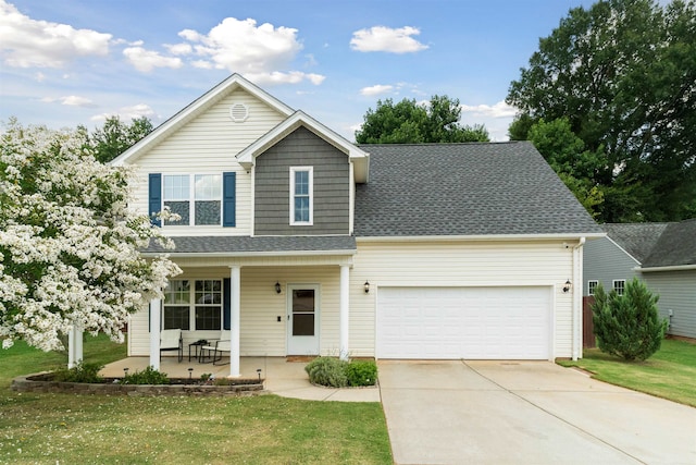 view of front of property featuring covered porch and a front lawn