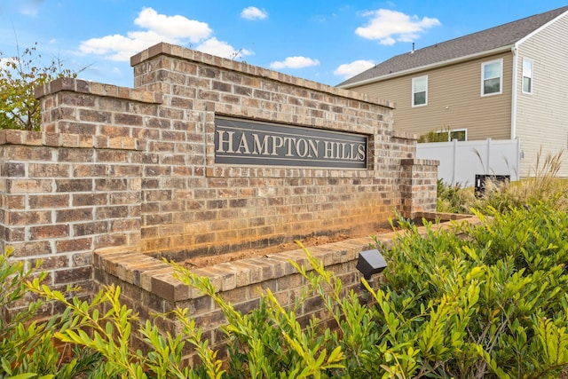 view of community / neighborhood sign