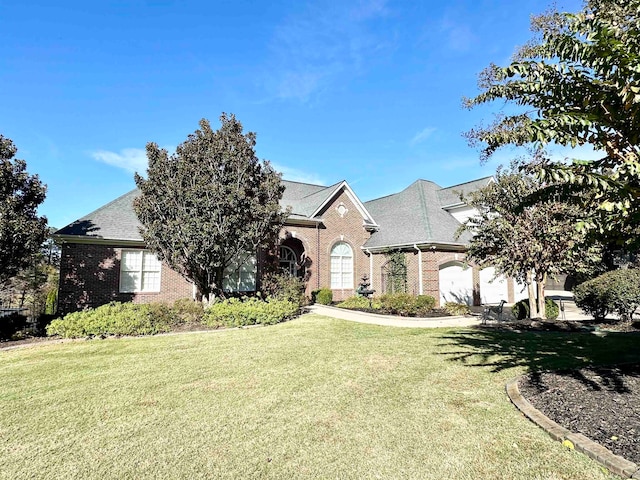 view of front of house with a front yard