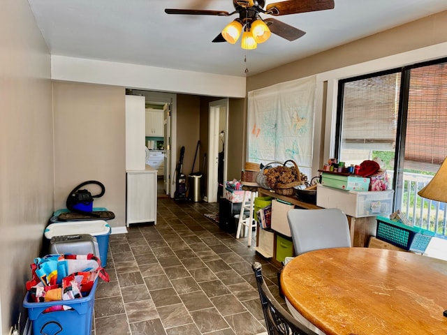 dining room with ceiling fan