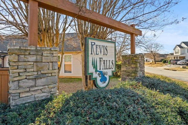 view of community / neighborhood sign