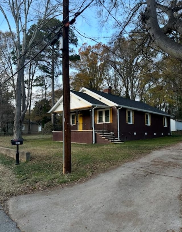 view of front facade featuring a porch