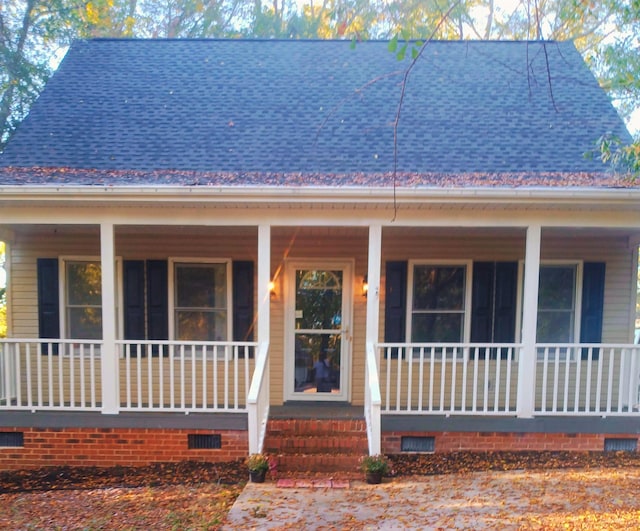 view of front of house featuring covered porch