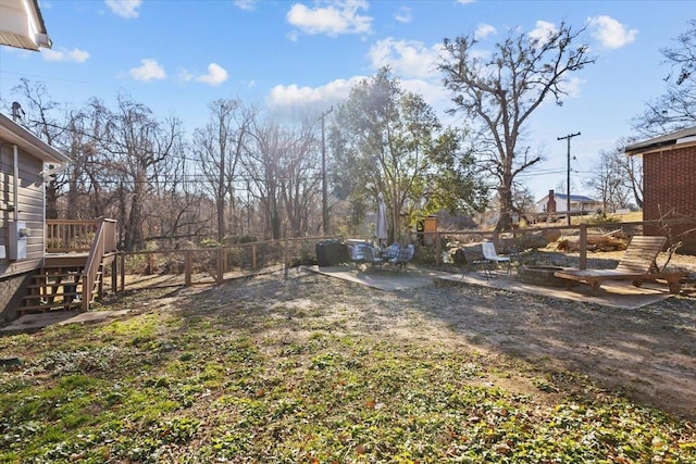 view of yard featuring a patio area