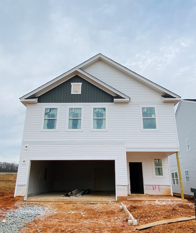 view of front facade with a garage