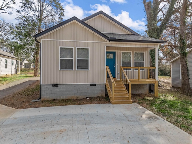 bungalow featuring a porch