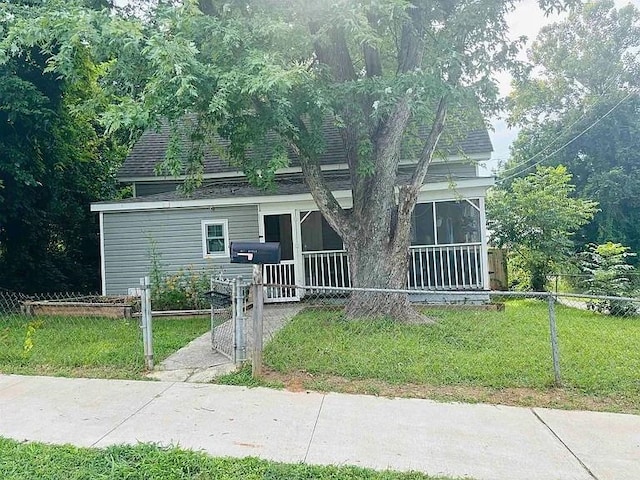 view of front of property