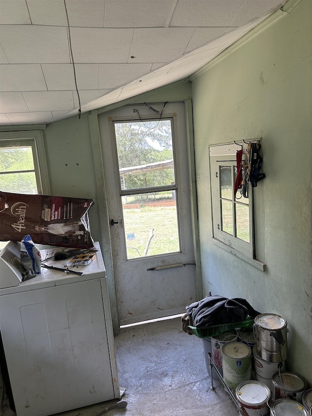 entryway featuring washer / clothes dryer