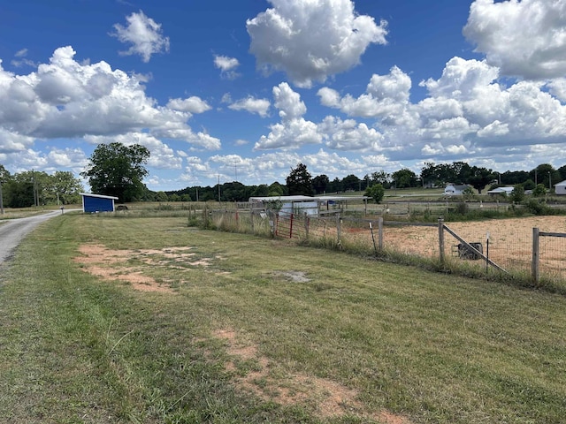 view of yard featuring a rural view