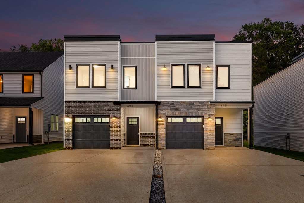 view of front of house featuring a garage