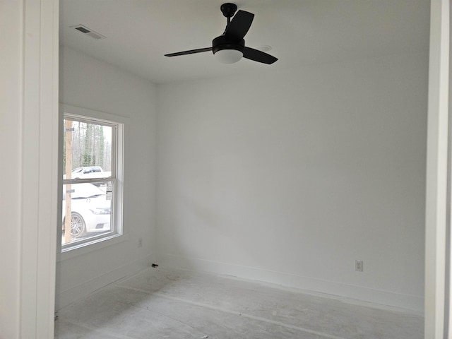 empty room with ceiling fan