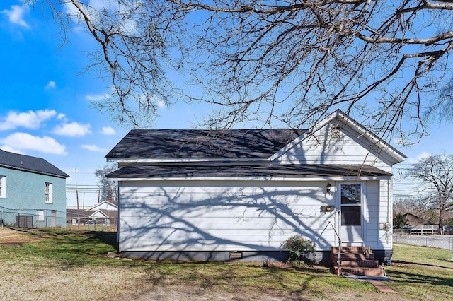 exterior space featuring a lawn