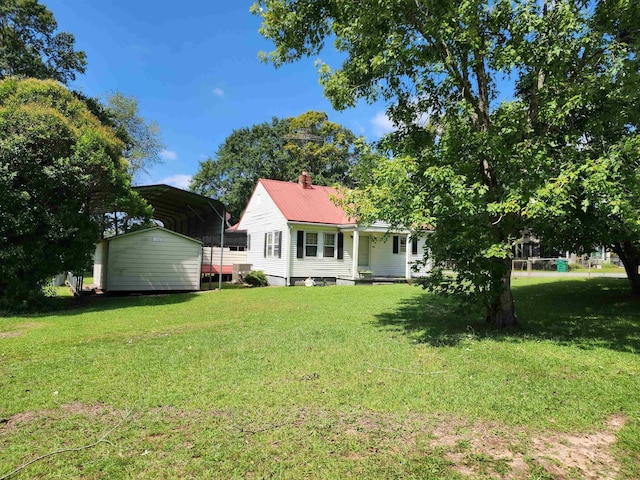 view of yard featuring a carport