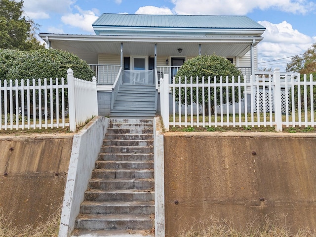 view of front facade featuring a porch