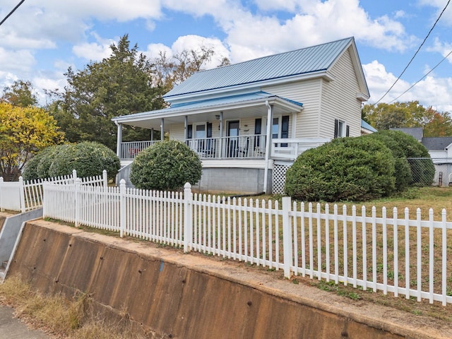 view of front of property featuring covered porch