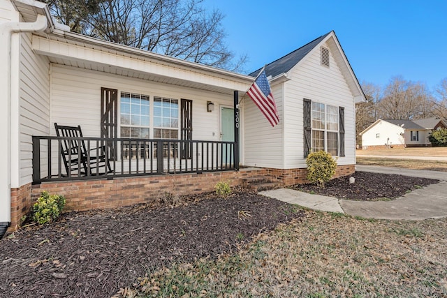 view of front of property featuring a porch