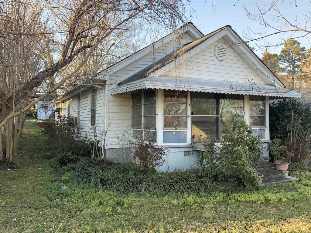 view of side of property