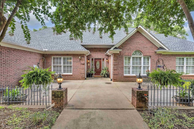 view of front of property featuring a patio area