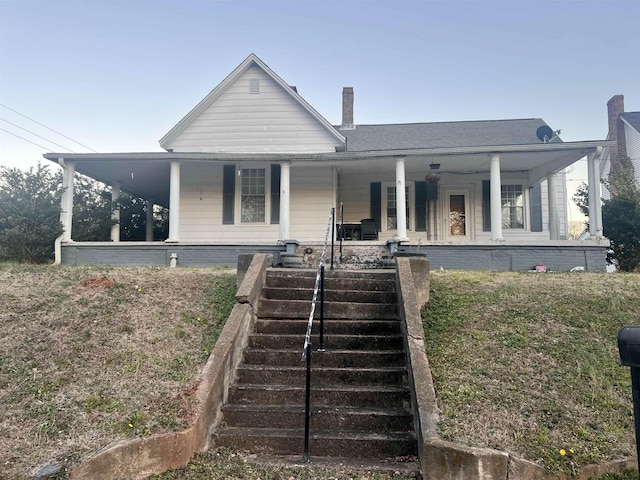 view of front of house featuring a porch