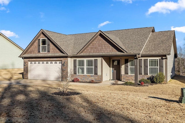 craftsman house featuring a garage