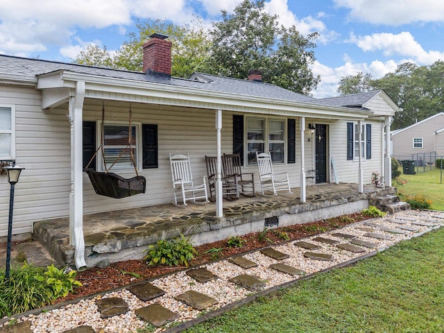 view of front facade featuring covered porch