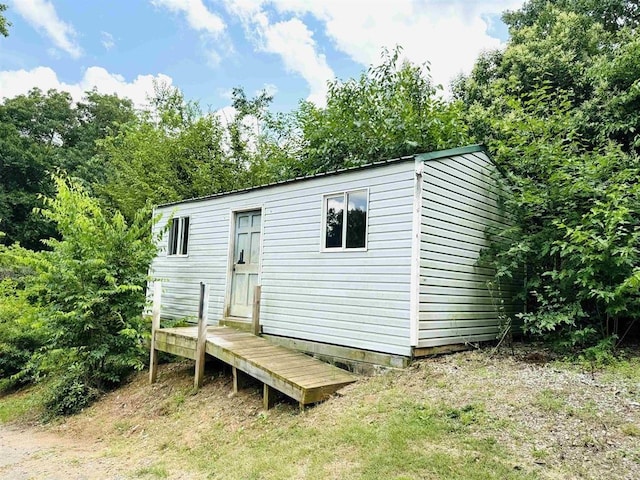 view of outbuilding