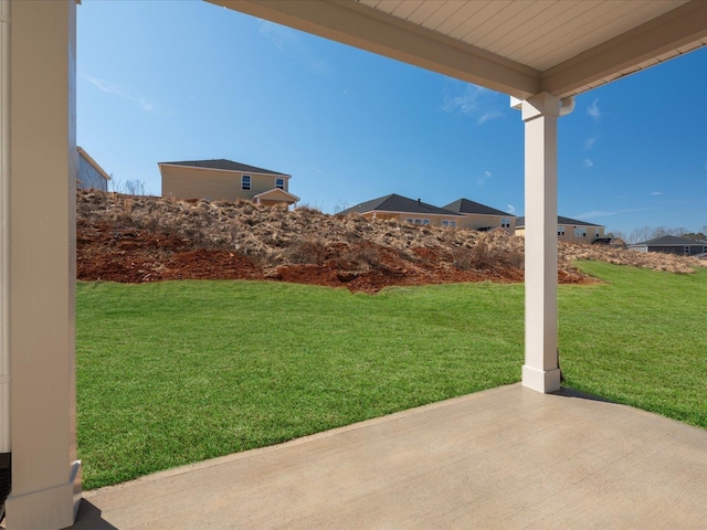 view of yard featuring a patio area