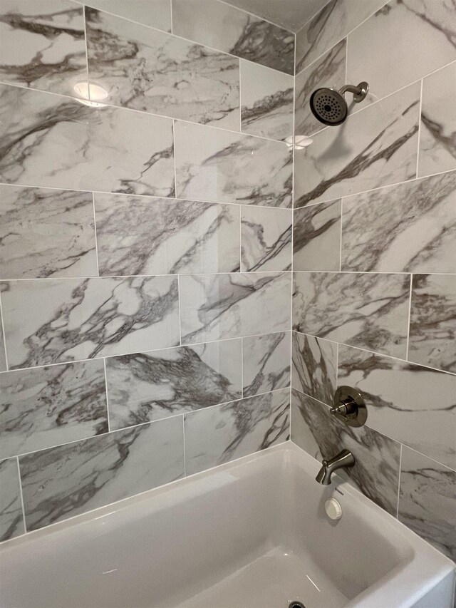 115 Fernbrook Cir, Spartanburg, SC 29307 - full bath with bathtub / shower combination