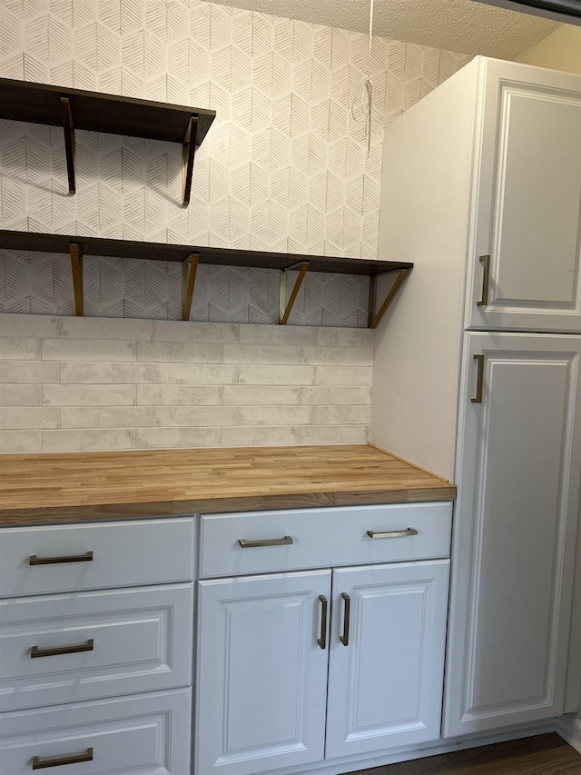 115 Fernbrook Cir, Spartanburg, SC 29307 - details featuring backsplash
