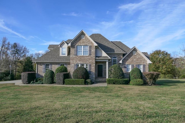 view of front of property with a front yard