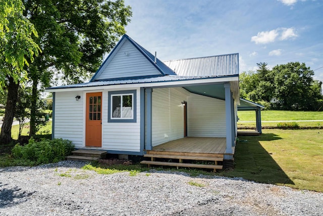 exterior space featuring a lawn