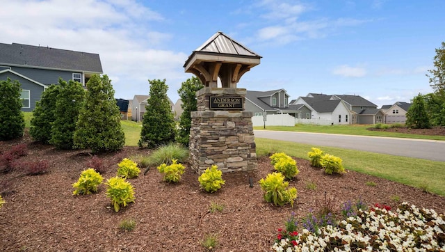 view of community / neighborhood sign