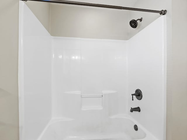 bathroom featuring shower / tub combination