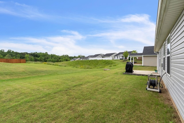 view of yard featuring a patio