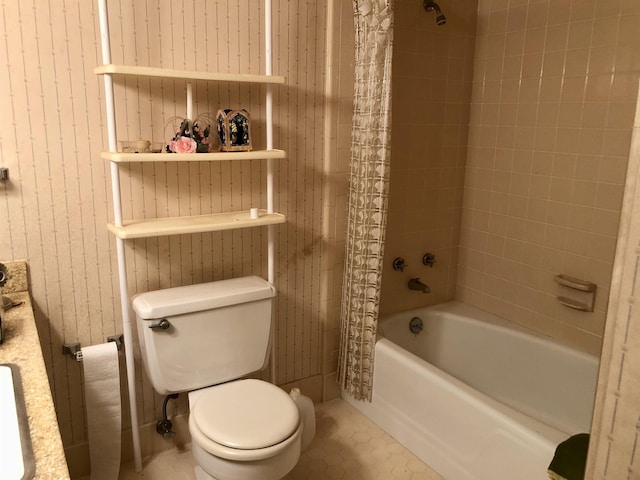 bathroom with shower / tub combo with curtain and toilet