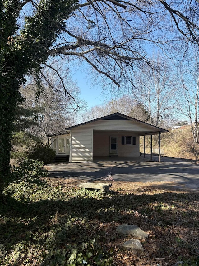 view of outdoor structure